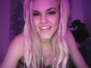 Naked cam girl maevemaddox image #2893056