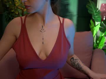 Naked cam girl yours_lola image #1281997