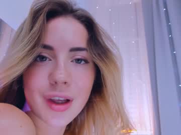 Naked cam girl emmi_rosee image #3039767