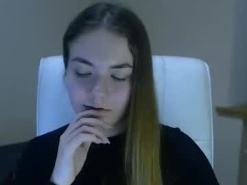 Naked cam girl zoey_deuttch image #3677660