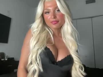 Naked cam girl madinestox image #4060087