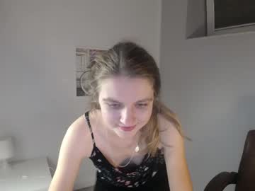 Naked cam girl lana_heisstt image #334021