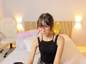 Naked cam girl little_effy18 image #3651270