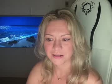 Naked cam girl kiradivine image #2583464