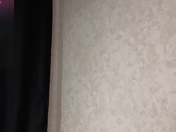 unearthly_julia naked cam