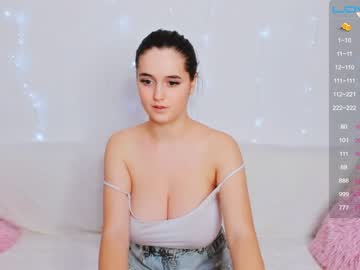 Naked cam girl emmika_ image #289567