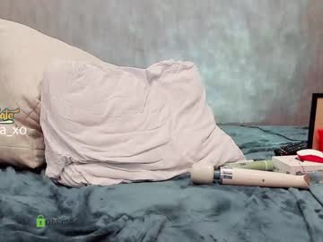 Naked cam girl xiawa_xo image #1400415
