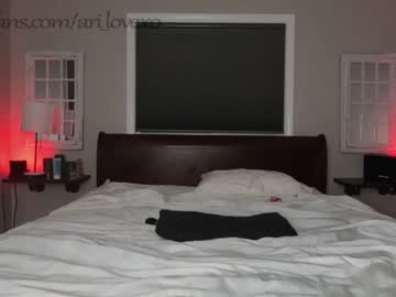 Naked cam couple ari_lovexo image #3803738
