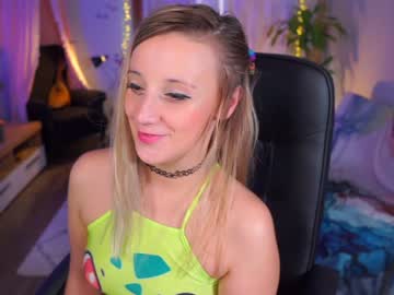 Naked cam girl juicyandthepussyblvd image #2894464