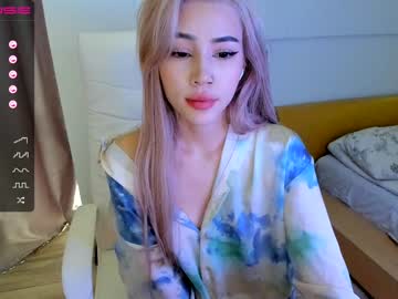 Naked cam girl hee_jin image #1639218