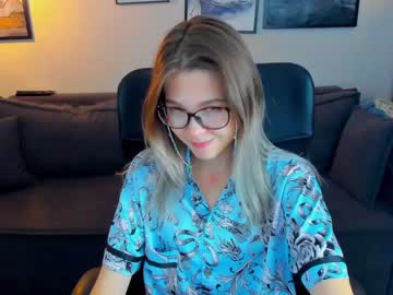 Naked cam girl lisa_roses image #3324442