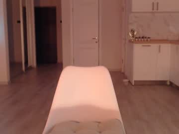 Naked cam girl uwuxo image #499831