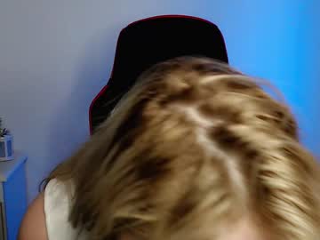 Naked cam girl shy_blondiee image #3782072