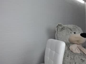 Naked cam girl yana_squrel_22 image #2953184