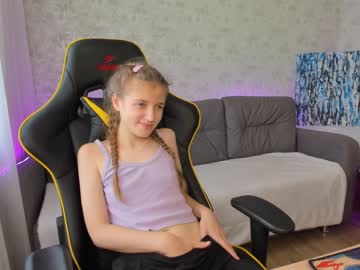 Naked cam girl nelly_mine image #2509820