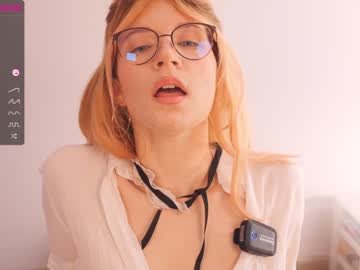 Naked cam girl illegaldream image #3270204