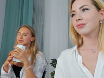 Naked cam girl emmi_rosee image #1584227