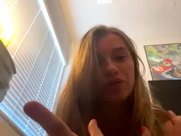 Naked cam couple hootersgirl69 image #3091273