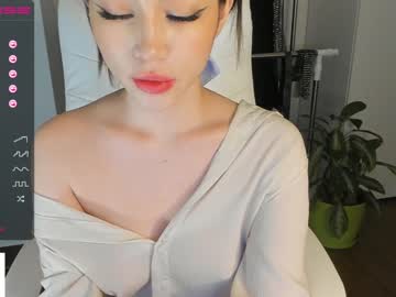 Naked cam girl hee_jin image #3692868