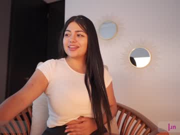 Naked cam girl _lasuescun image #2642269
