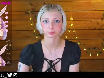 Naked cam girl lit1le_kitty_ image #2936585