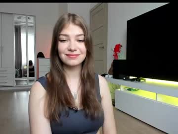 Naked cam girl milana_j image #2731689