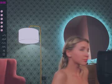 Naked cam girl coy_tessa_ image #3426307