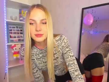 Naked cam girl emilymilkenn image #637817