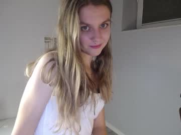 Naked cam girl lana_heisstt image #457261