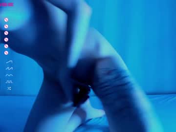Naked cam girl unicorngirls image #2021622
