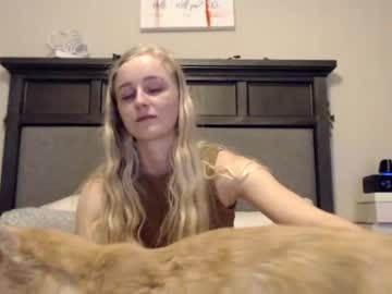 Naked cam girl peachezzs image #604159