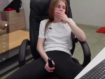 Naked cam girl abby_laker image #4003066