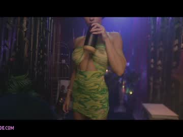 Naked cam girl lucieoude_ image #2391277