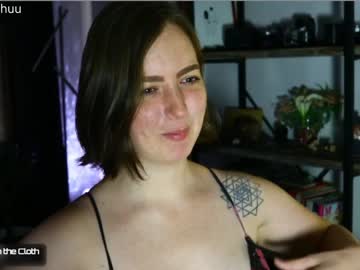Naked cam girl maeveminx image #2354659