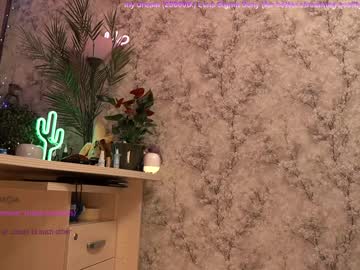 Naked cam girl kronniekray image #536064