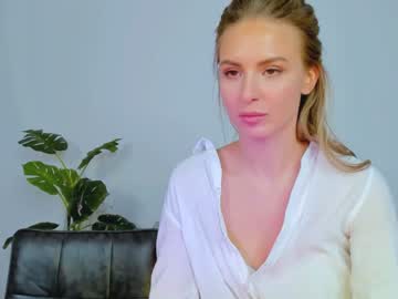Naked cam girl emmi_rosee image #1799350