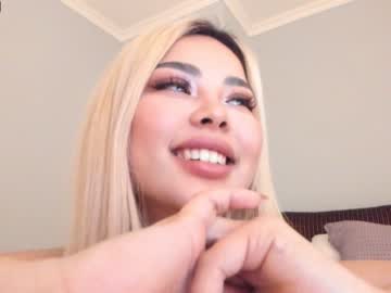 Naked cam girl bae_suz image #295370