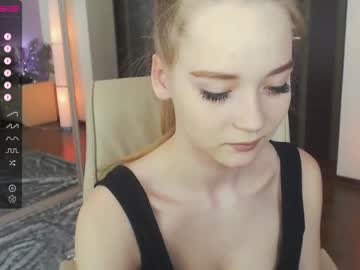 Naked cam girl nikole_shinebaby image #3951736