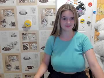 Naked cam girl emmika_ image #2318582