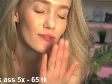 Naked cam girl lolly_bella_ image #1646556