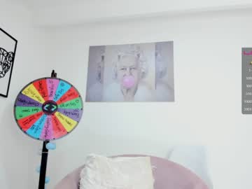 Naked cam girl missniley image #2188762
