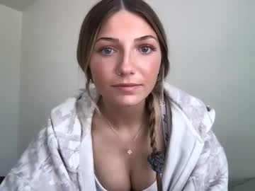 Naked cam girl emiefox2 image #4076576