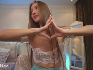Naked cam girl emilia98xxx image #406086