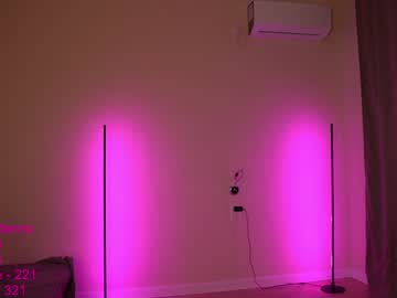 Naked cam girl lindamei image #478505