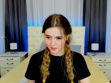 Naked cam girl emmika_ image #3880580