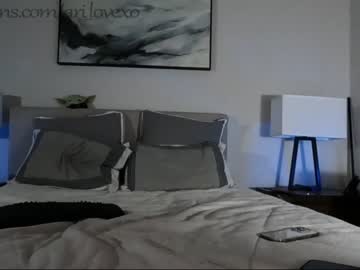 Naked cam couple ari_lovexo image #3217651