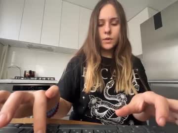 emma_just naked cam