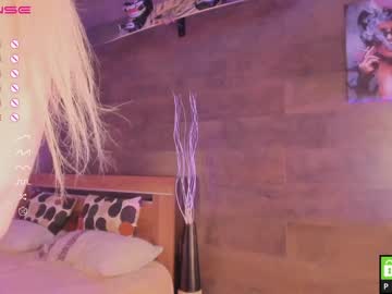 Naked cam girl yolandabertha image #3795160