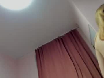Naked cam girl twix_llll image #502471