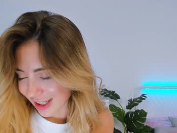 Naked cam girl emmi_rosee image #3054913